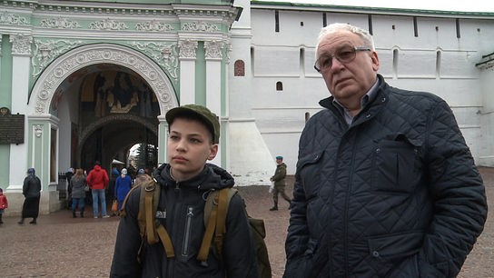 Vater und Sohn im Kloster Sergijew Possad