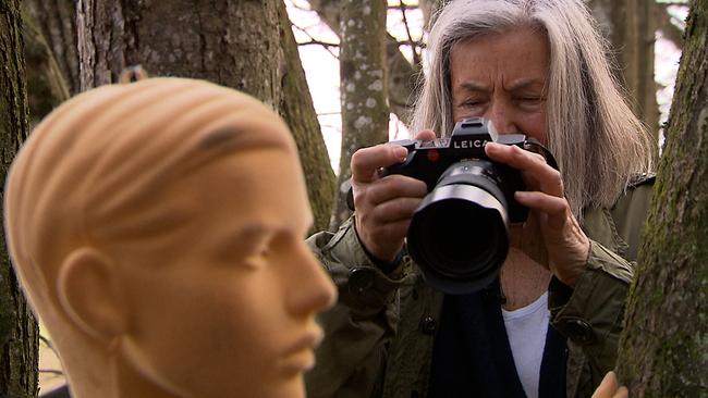 Die Starfotografin Elfie Semotan und ihre künstlerische Arbeit im südlichsten Burgenland stehen im Mittelpunkt dieser Dokumentation. 