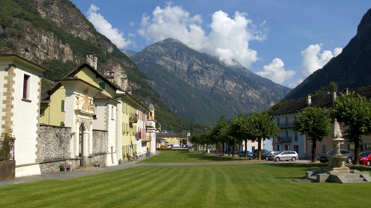 Cevio, in der alpinlombardischen Ortsmundart Scevi, Cevi, ist eine politische Gemeinde im Schweizer Kanton Tessin.