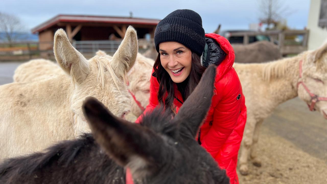 Maggie Entenfellner mit Eseln