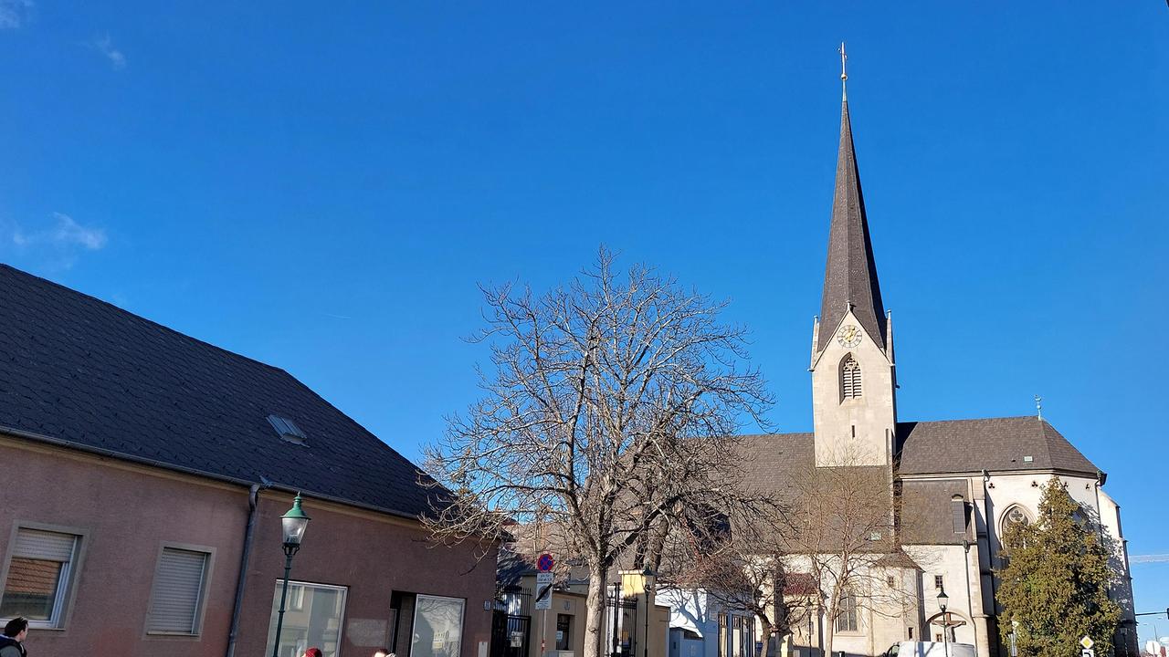 Pfarrkirche Brunn am Gbeirge