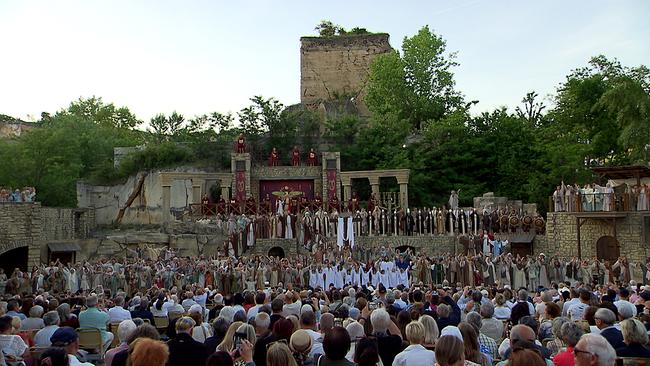 © ORF Burgenland Rund 400 Laiendarsteller wirken bei den Aufführungen mit.