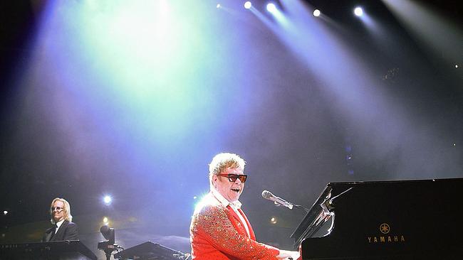 Elton John tritt am 31. Dezember 2014 im Barclays Center im New Yorker Stadtteil Brooklyn auf 