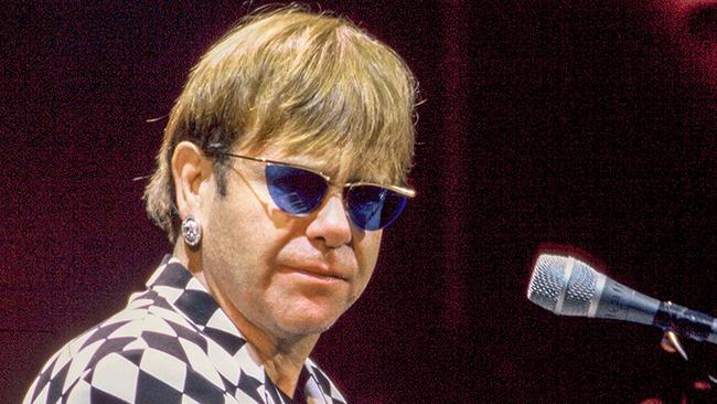 Elton John bei einem Konzert am 15. September 1995 im "Shoreline Amphitheatre" in Mountain View Kalifornien.