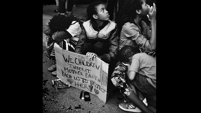 Kinder protestieren