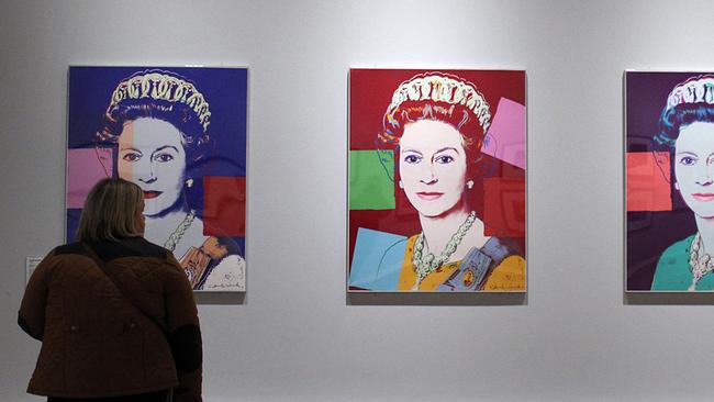 Andy Warhols Queen Elizabeth II 