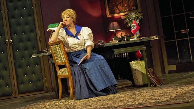 © APA/BURGTHEATER/TOMMY HETZEL Fotoprobe "Burgtheater"