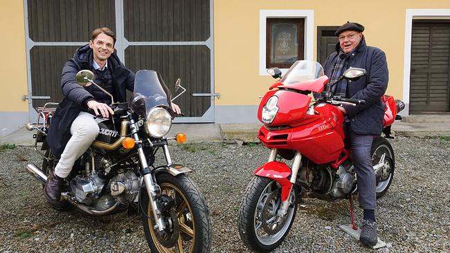 Peter Schneeberger im Gespräch mit Wolfgang Böck über die Leidenschaft für alte Motorräder