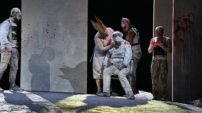 © Bregenzer Festspiele / Karl Forster Szenenbild Verdis "Ernani"