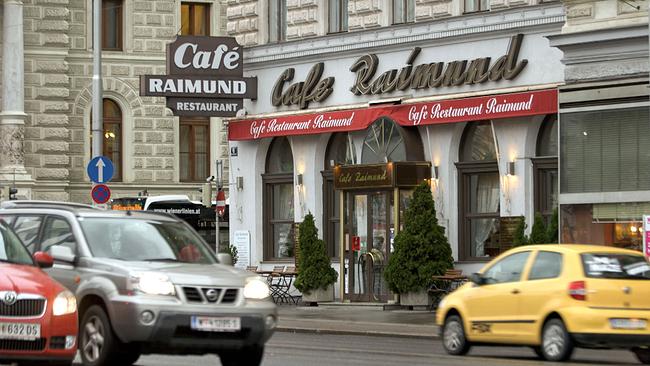 Café Raimund, Museumstraße 6 in Wien, Literatencafé, der Kreis um Hans Weigel mit Ilse Aichinger und Ingeborg Bachmann trafen sich hier in den 50er-Jahren