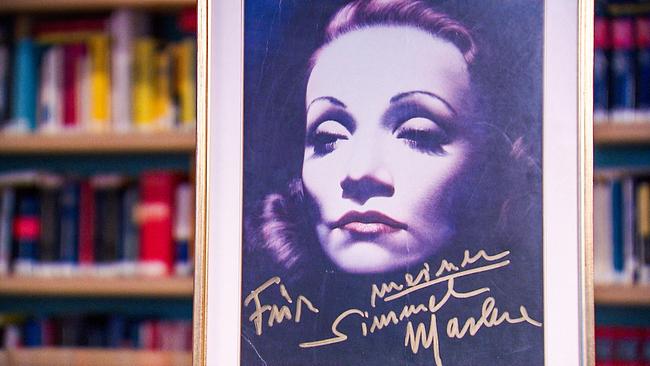 Widmung an Johannes Mario Simmel von Marlene Dietrich