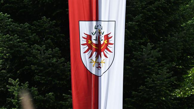 Fahne mit Tiroler Wappen