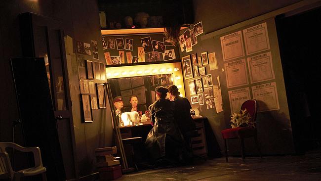 © APA/BURGTHEATER/TOMMY HETZEL Fotoprobe "Burgtheater"
