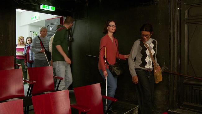 © ORF Blinde Besucherinnen im Theater