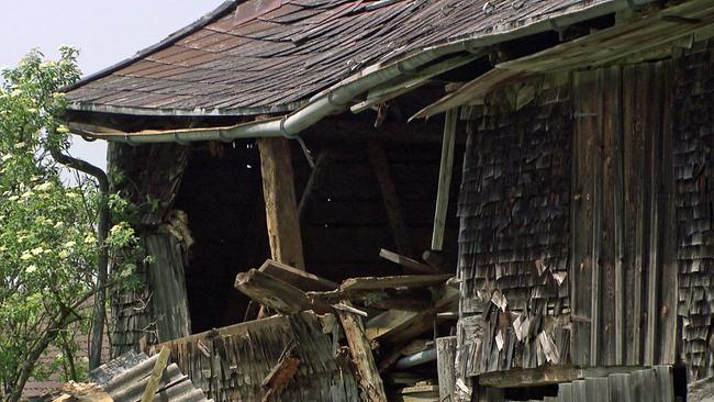 © ORF Verfallener Holzbau Vorarlberg