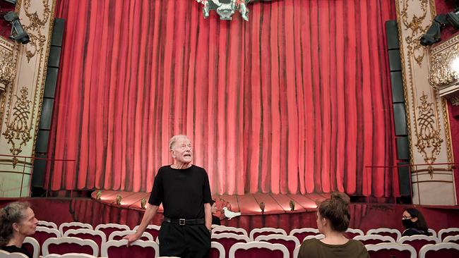 Claus Peymann im Thetater in der Josefstadt
