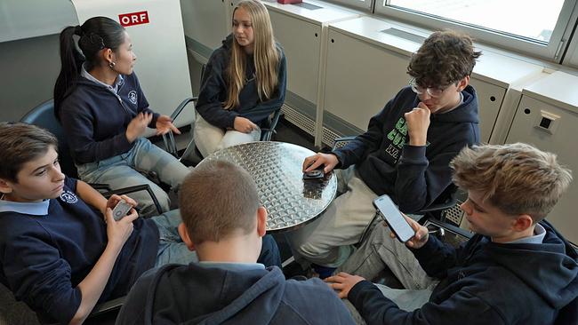© ORF Schülerinnen und Schüler diskutieren über Medienkompetenz
