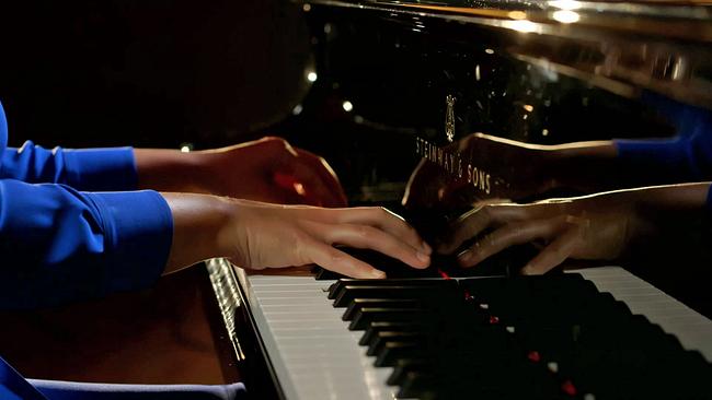 Khatia Buniatishvilis Hände beim Klavierspielen