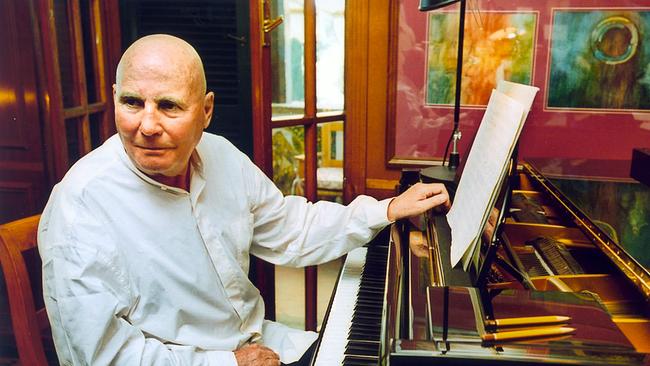 © japan_art_association/Sakamaki Hans Werner Henze am Klavier