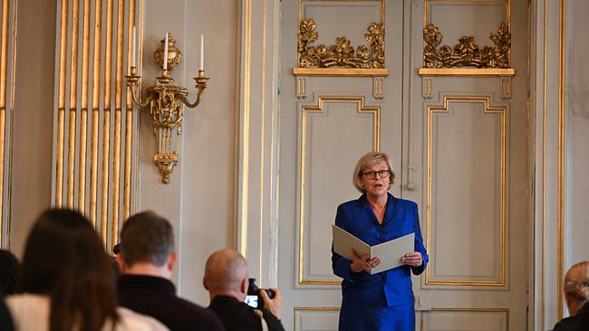 Ingrid Carlberg bei der Verlesung der Literaturpeisträgerin