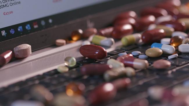 © ORF Das Foto zeigt eine vielzahl von Tabletten