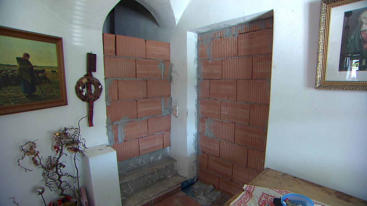 Zugemauerte Türen im Wohnzimmer