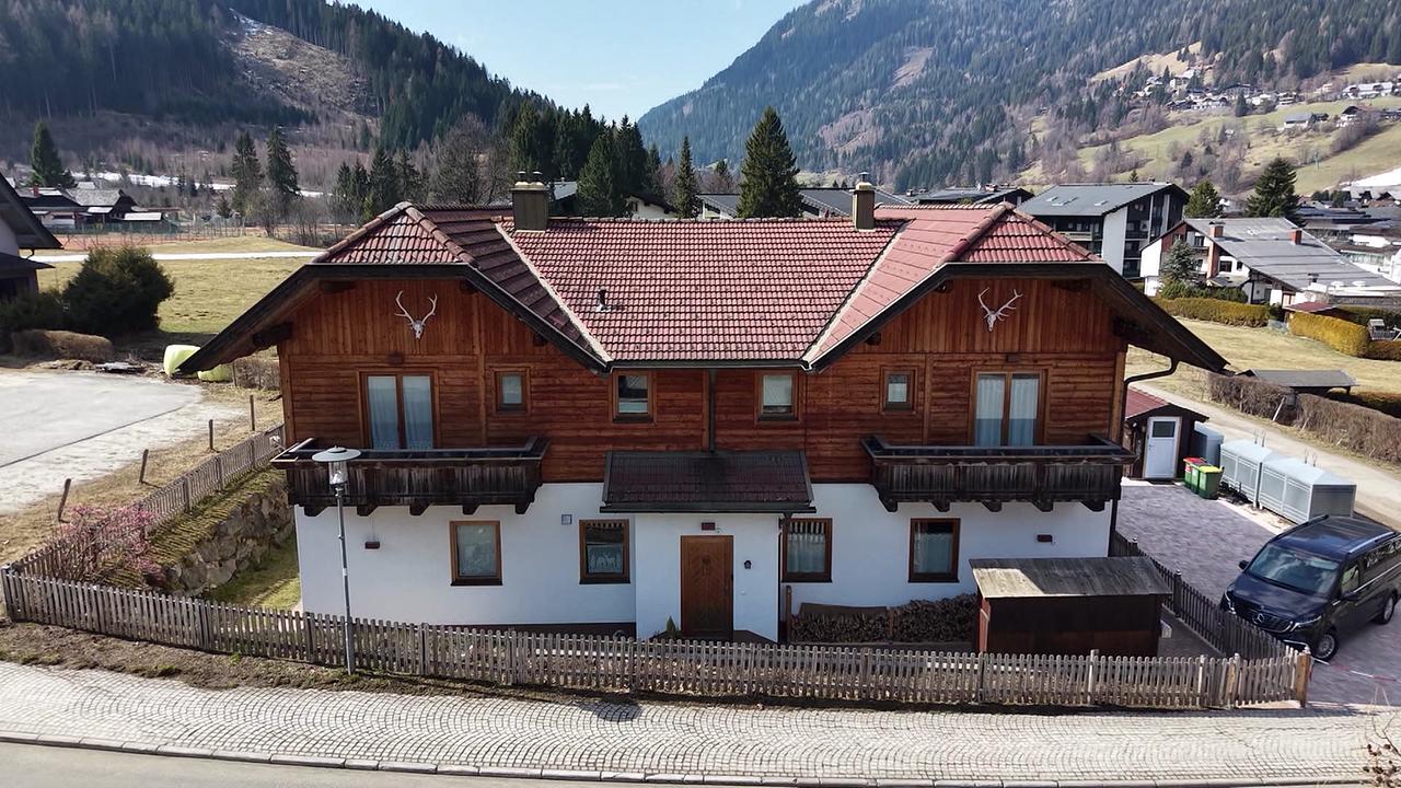 Das Haus, dessen Zufahrt und Parkmöglichkeiten Probleme bereiten, ist zu sehen