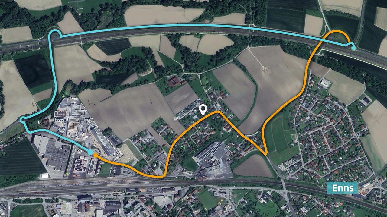 Ein Luftbild mit den eingezeichneten Routen ist zu sehen