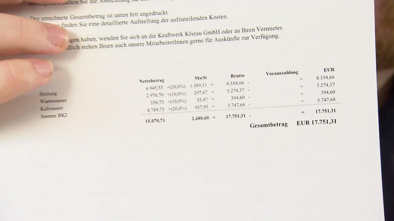 Das Foto zeigt die Energieabrechnung in Höhe von mehr als 17.700,- Euro