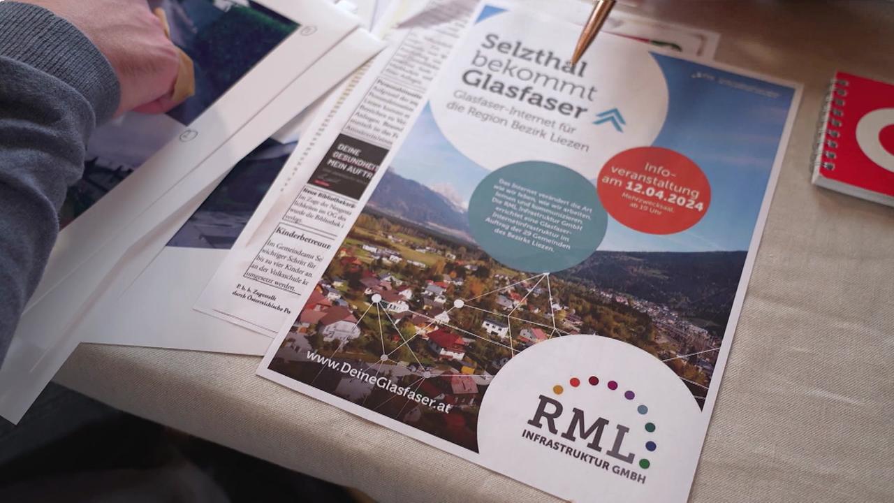 Der Werbefolder zur Glasfaser im Seltzthal ist zu sehen