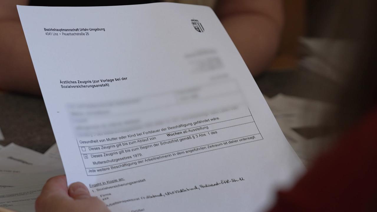 Das ärztliche Zeugnis für die Sozialversicherungsanstalt ist zu sehen