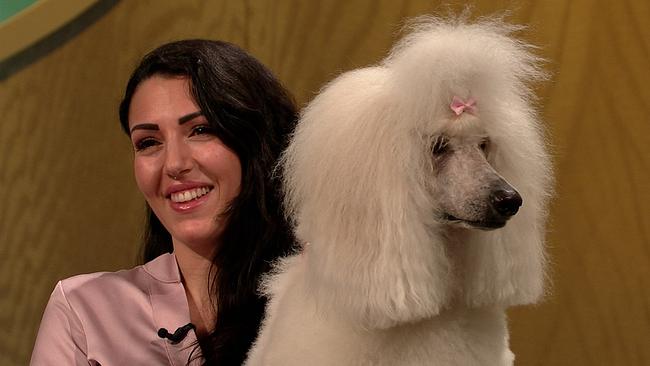 Fiona, Hundefriseurin mit Großpudel Zoe