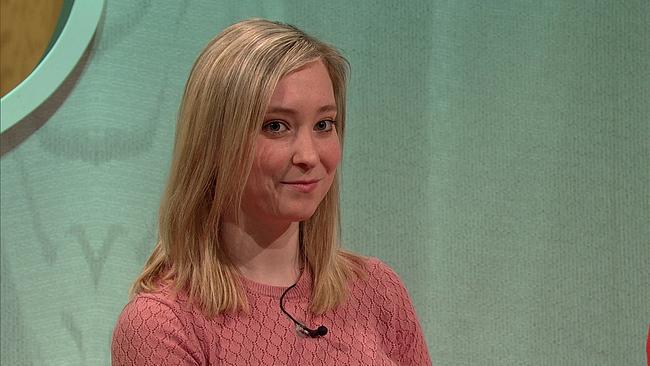 Isabel, junge Frau, blonde, lange Haare, Studentin der Rechtswissenschaft