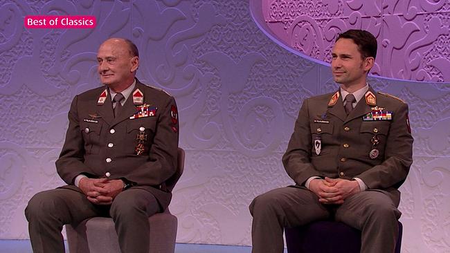 Charles, Vizeleutnant im Ruhestand, und Mario, Major