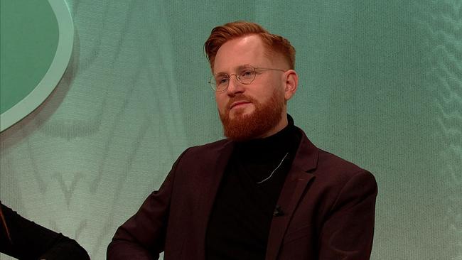 © ORF Stefan, Coach, rote, kurze Haare, Vollbart, Brille