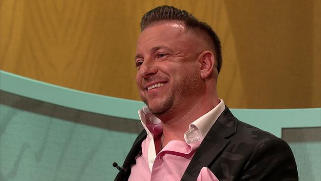 © ORF Ralf,Versicherungs- und Finanzberater, dunkle, kurze Haare, leichter Bart