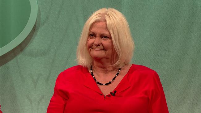 Karin, Heimhelferin, blonde, Kinnlange Haare