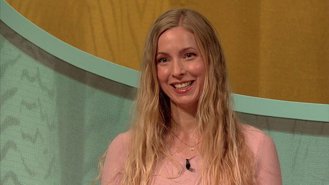 © ORF Magdalena, Politik -und Sozialwissenschftlerin, blonde, lange, leicht gewellte Haare