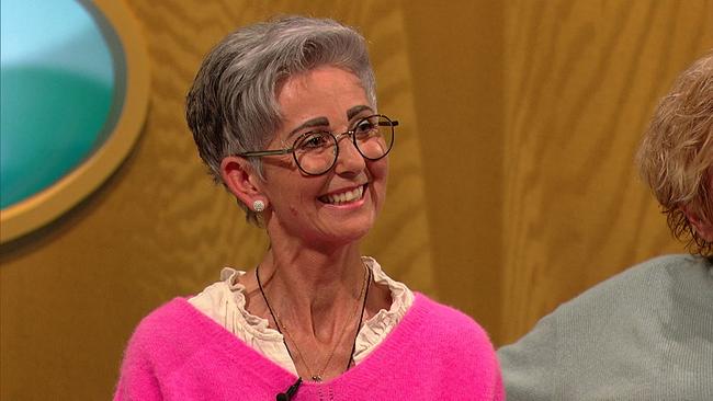 © ORF Maria, Inhaberin eines Blumengeschäftes, graue, kurze Haare, Brille