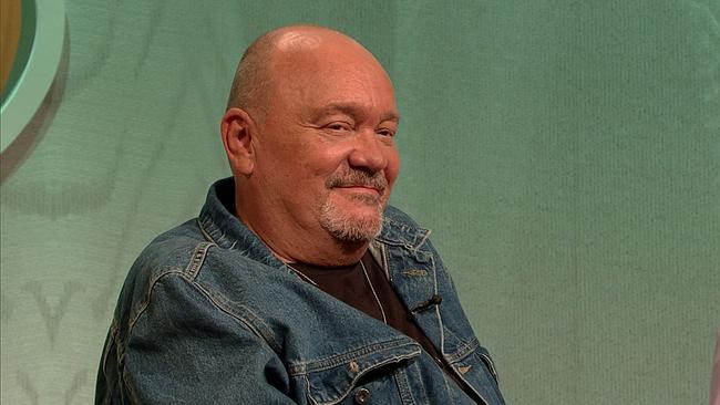 Thomas, Außendienstmitarbeiter in Pension, Glatze, kleinen Bart