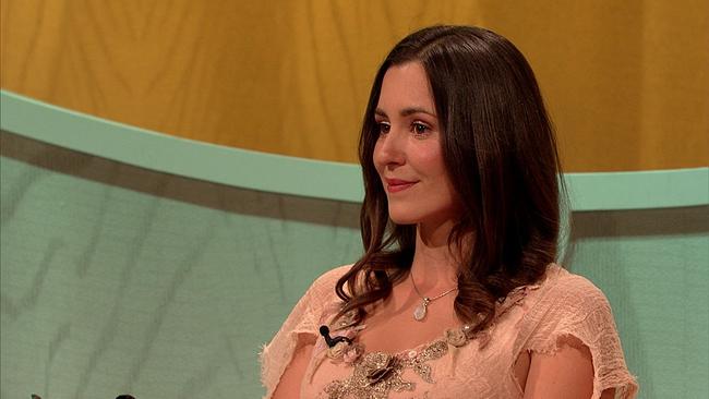 © ORF Gloria, Energetikerin, Schulterlange, dunkle Haare