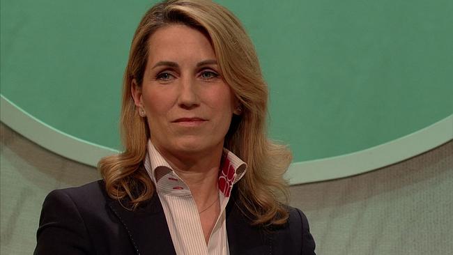 © ORF Bettina, Hospizmitarbeiterin und Autorin, blonde, Schulterlange, glatte Haare