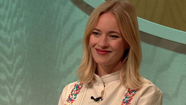 © ORF Valerie Huber, Schauspielerin, Musikerin und Autorin, blonde, Schulterlange, glatte Haare