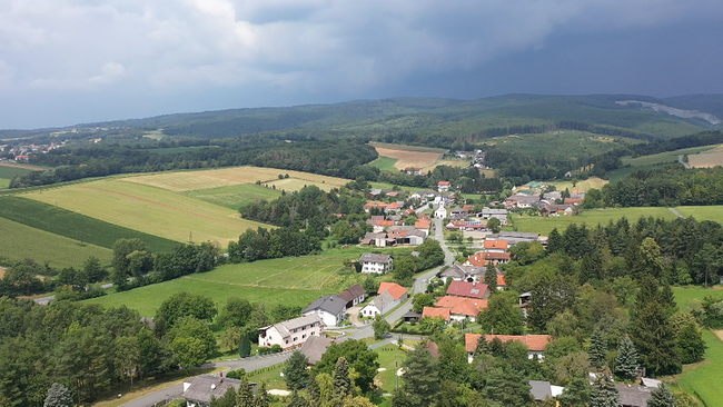 Luftaufnahme eines Dorfs im Burgenland