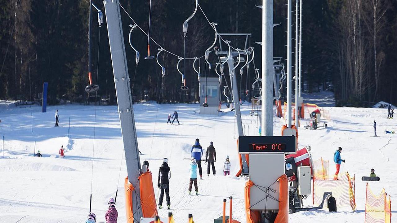 © ORF Ski-Boom trotz Rekordpreisen: Warum Österreichs Berge überraschend gut gebucht sind