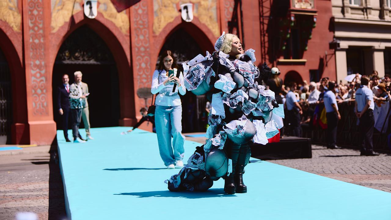 © Alma Bengtson/EBU Teilnehmerin des ESC 2025 auf dem türkisen Teppich