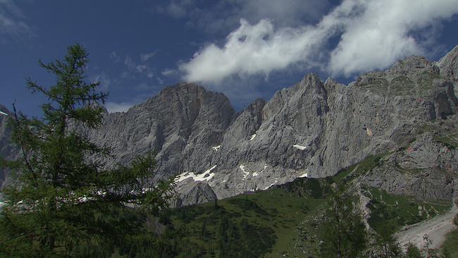 © ORF NÖ Dachstein mit blauem Himmel
