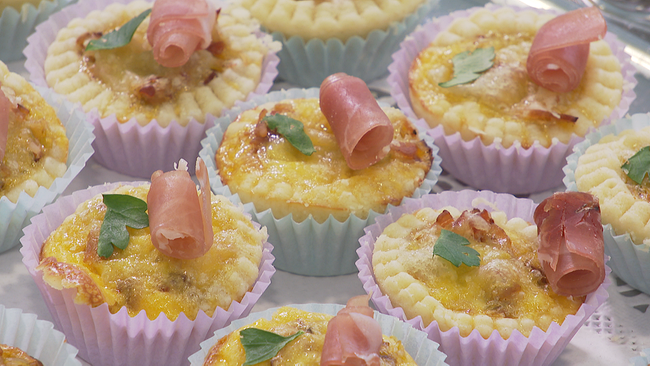 Mini-Quiche in bunten Förmchen