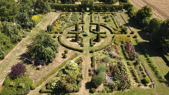 © ORF NÖ Barockgarten von oben