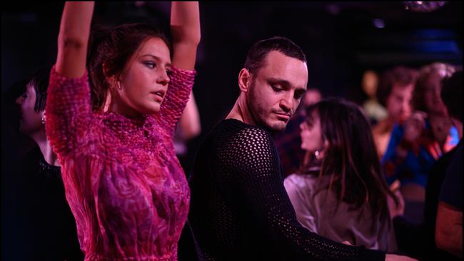 © Courtesy of SBS Productions Adèle Exarchopoulos (Agathe) und Franz Rogowski (Tomas)